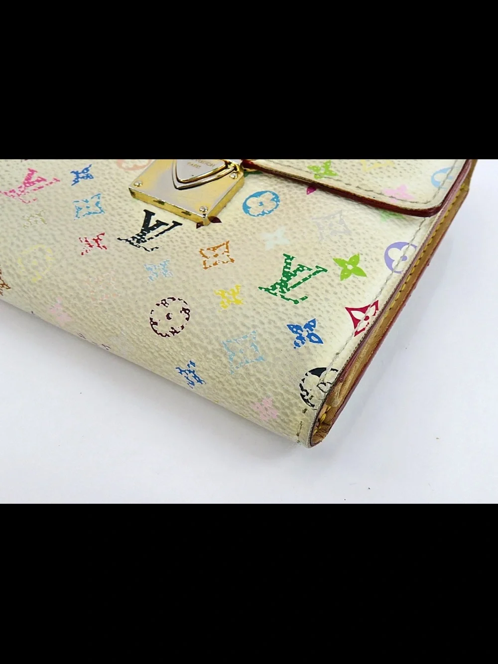 Louis Vuitton compact louis